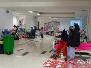 Dampak gempa bumi, pasien RS Kolaka di pindahkan ke lantai dasar