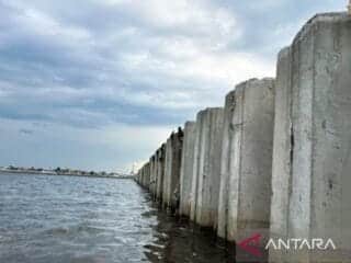 KKP: Tanggul beton KCN di Laut Cilincing bukan "Giant Sea Wall"