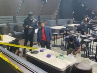Bentrok Pengunjung THM di Kendari Sulawesi Tenggara Libatkan Senjata Tajam, Dipasangi Garis Polisi - Tribunnewssultra.com
