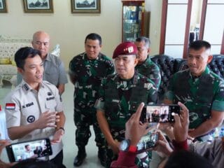 Bupati Ikbar Sambut Kedatangan Danpuspenerbad, Tinjau Rencana Pembangunan Bandara Konasara dan Skadron