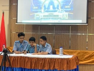 3 Siswa SMK N 1 Baubau Wakili Sulawesi Tenggara Lomba Debat hingga Konten Soal Keuangan Negara - Tribunnewssultra.com
