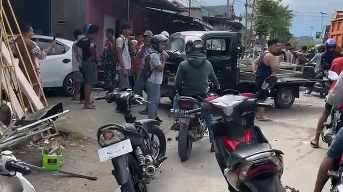 Kecelakaan Beruntun di Kolaka Sulawesi Tenggara, 6 Kendaraan Rusak, 1 Korban Dilarikan ke RS - Tribunnewssultra.com