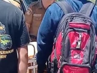 Kecelakaan Tunggal Mobil Ayla Hantam Tiang Lampu di Soropia Konawe, Pengemudi Patah Tulang Kaki - Tribunnewssultra.com