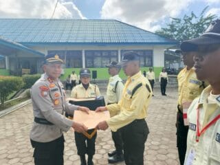 Polda Sultra Tutup Pelatihan Satpam Gada Pratama Gelombang IX Tahun 2025