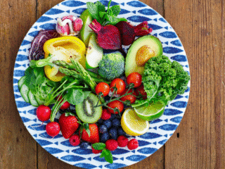 Tren Diet Raw Food: Sehat, Segar, atau Berisiko?