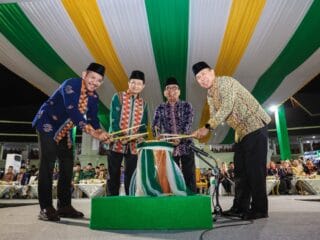 Dua Menteri Puji Tuan Rumah